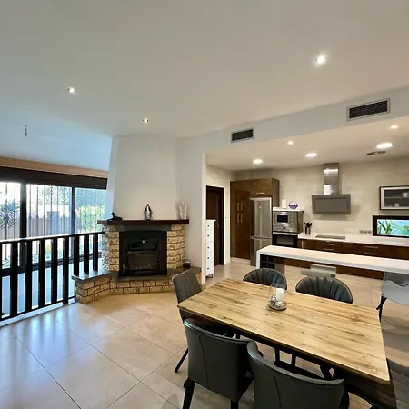 Holiday home Splendid In Pass The Keys